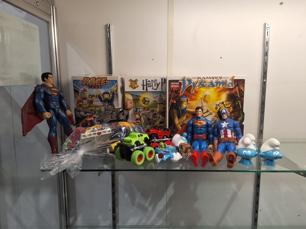 Lot 1454 - TOYS