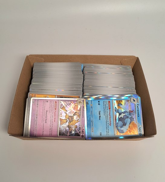 Lot 1462 - POKEMON CARDS