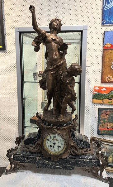 Lot 1146 - CLOCK