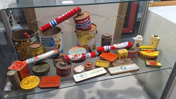 Lot 1542 - PACKAGING