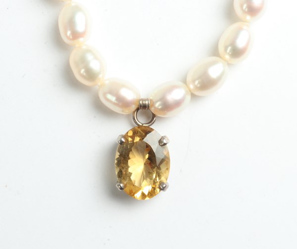Lot 1004 - PEARL NECKLACE