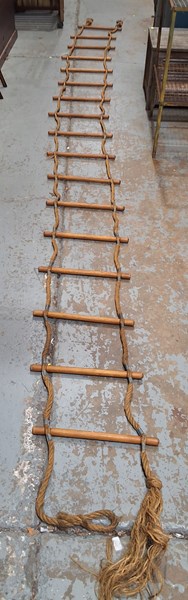 Lot 287 - ROPE LADDER