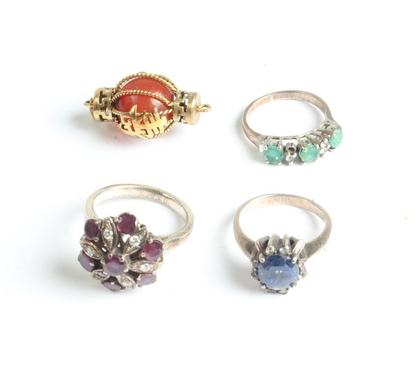 Lot 1053 - JEWELLERY