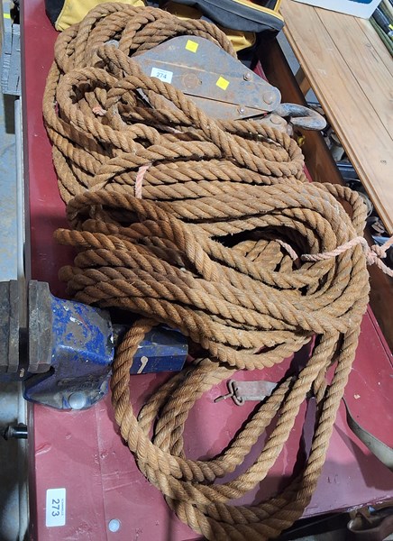 Lot 274 - BLOCK AND TACKLE