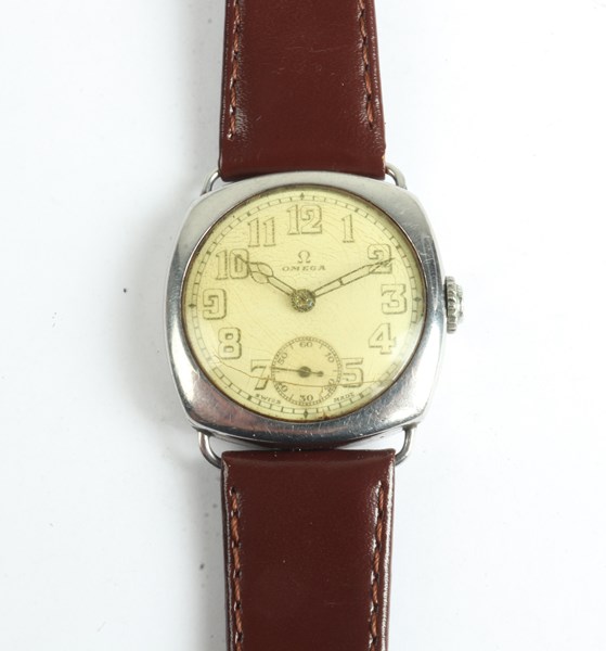 Lot 1047 - OMEGA WATCH