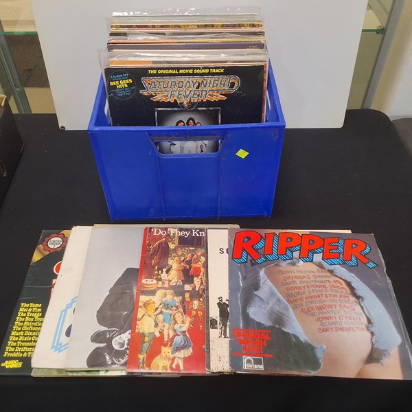 Lot 1229 - VINYL RECORDS