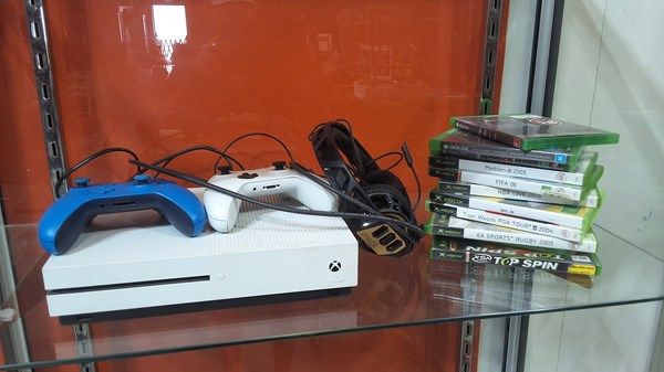 Lot 1459 - XBOX