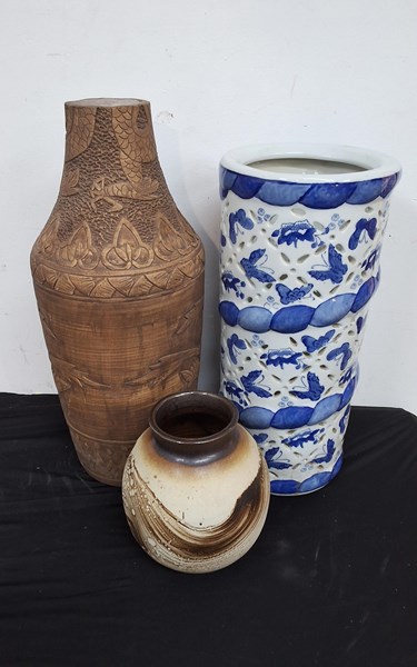 Lot 1512 - VASES