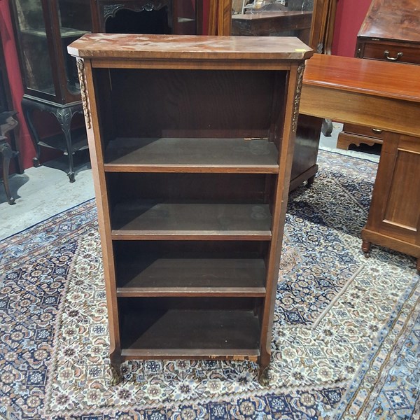 Lot 59 - BOOKSHELF
