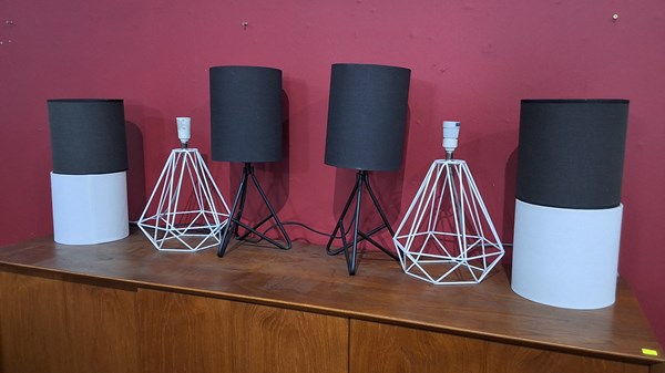 Lot 385 - TABLE LAMPS