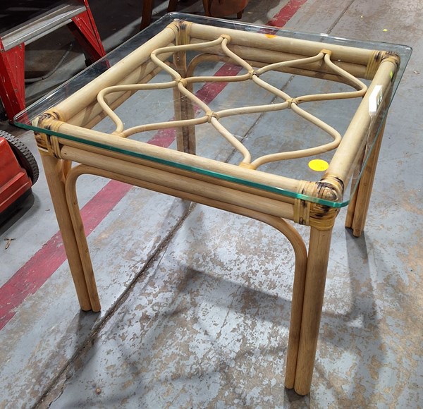 Lot 424 - SIDE TABLE