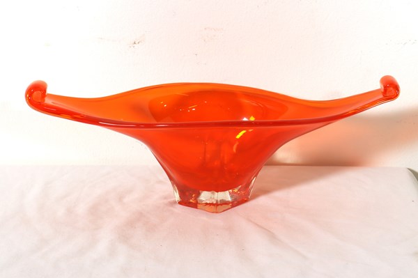 Lot 9 - CONSOLE BOWL