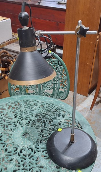 Lot 222 - VINTAGE TABLE LAMP