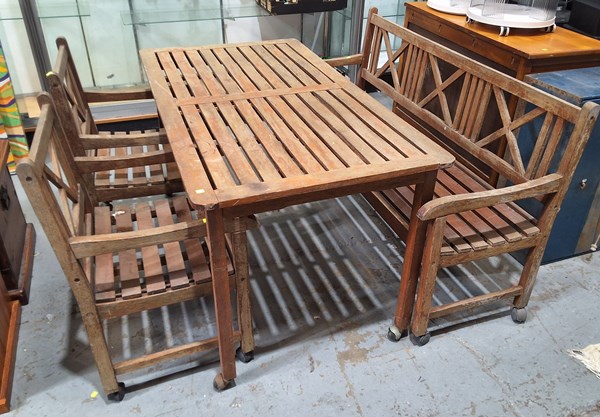 Lot 371 - OUTDOOR SETTING