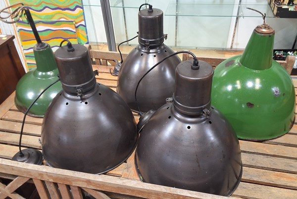 Lot 372 - LIGHTING LOT