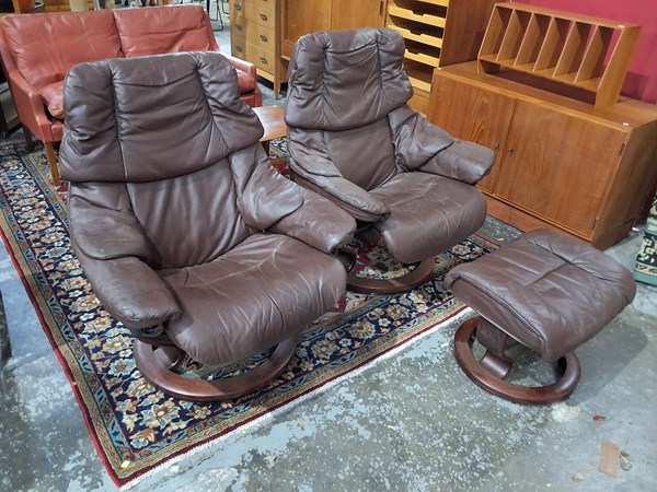 Lot 18 - RECLINER ARMCHAIRS