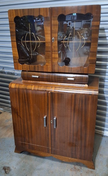 Lot 405 - CABINET