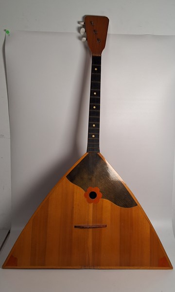 Lot 1422 - BALALAIKA