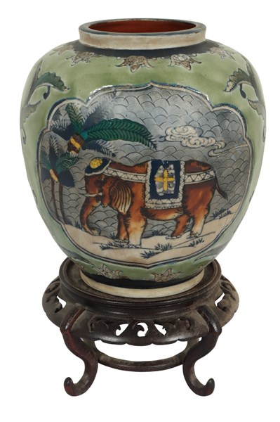 Lot 41 - CHINESE VERTE VASE