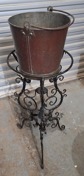 Lot 401 - VINTAGE LOT