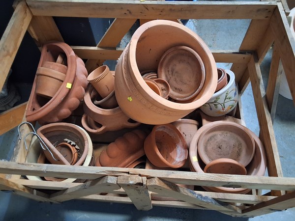 Lot 488 - CRATE OF GARDEN POTS