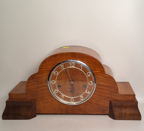 Lot 1351 - MANTEL CLOCK