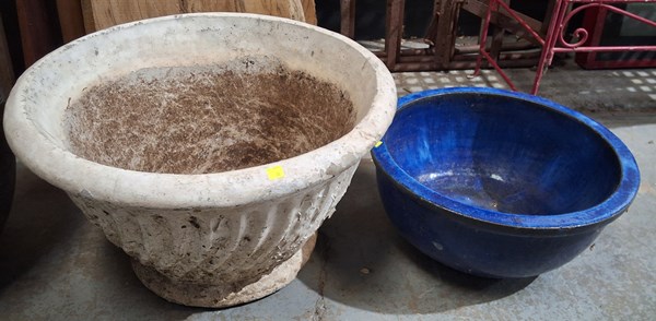 Lot 495 - GARDEN PLANTERS