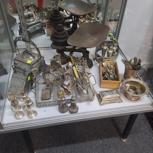 Lot 1517 - METALWARES
