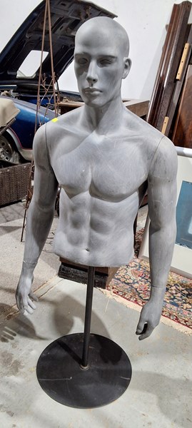 Lot 365 - MANNEQUIN