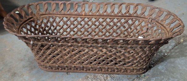 Lot 510 - LATTICED PLANTER BOX