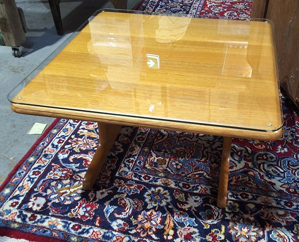 Lot 396 - COFFEE TABLE