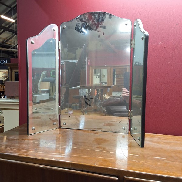Lot 75 - FOLD OUT MIRROR