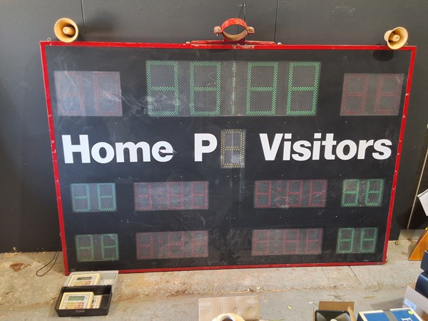 Lot 499 - LARGE ELECTRONIC SCORE BOARD