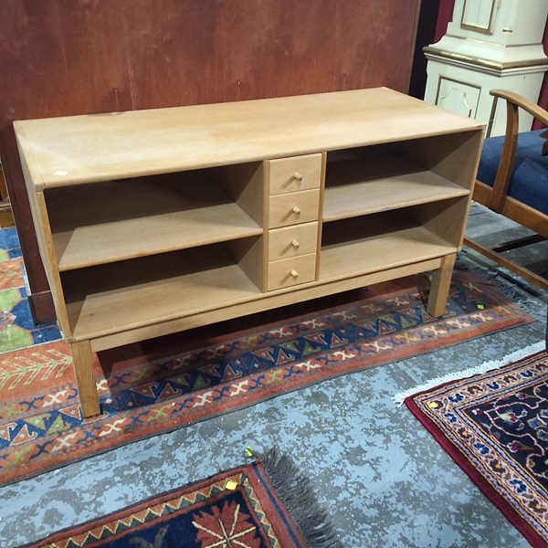 Lot 103 - ENTERTAINMENT UNIT