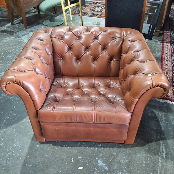Lot 85 - ARMCHAIR