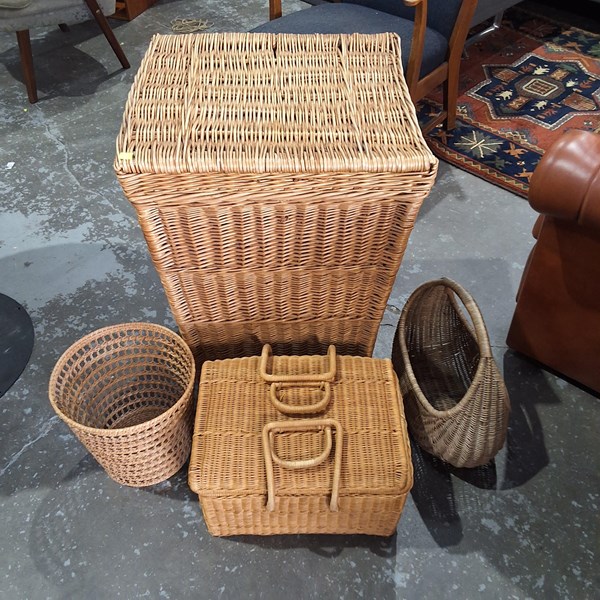 Lot 212 - CANEWARE