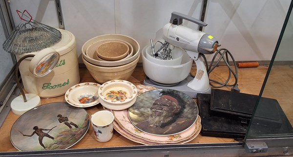 Lot 1457 - RETRO SUNDRIES