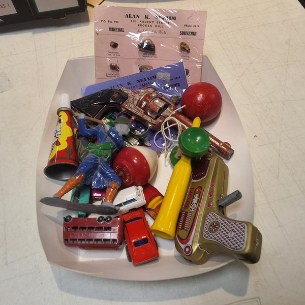 Lot 1276 - TOYS