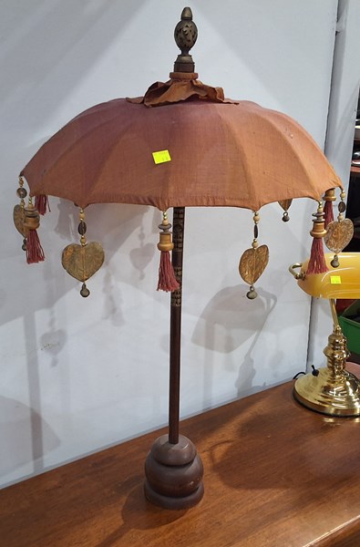 Lot 445 - PARASOL STAND