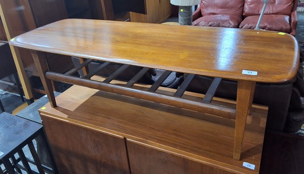 Lot 21 - COFFEE TABLE