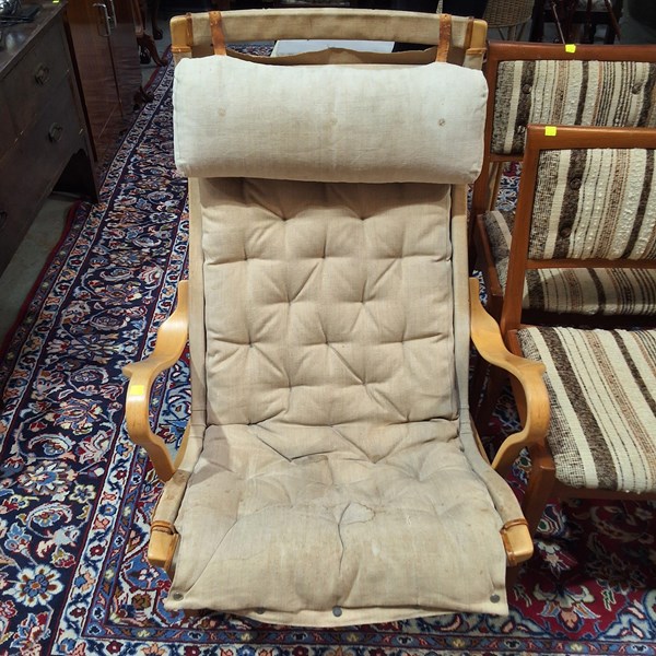 Lot 432 - ARMCHAIR