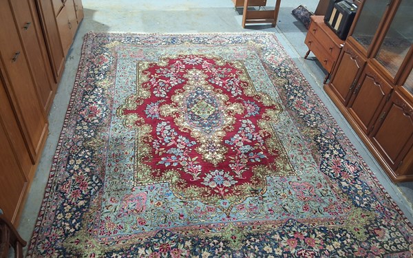 Lot 307 - RUG