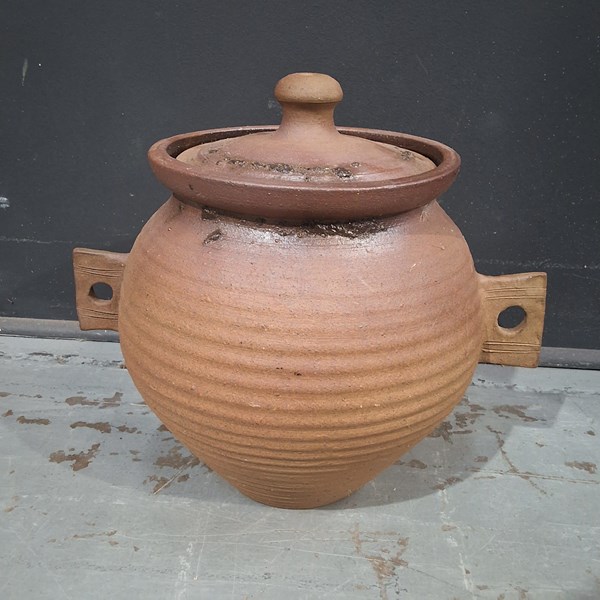 Lot 306 - EARTHENWARE POT