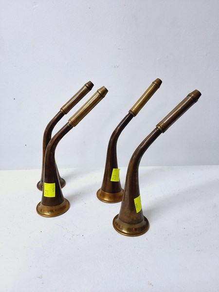 Lot 1119 - HUNTING HORNS