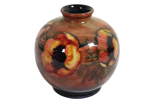 Lot 83 - WILLIAM MOORCROFT VASE