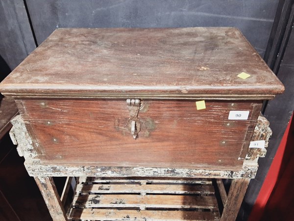 Lot 90 - DOWRY BOX