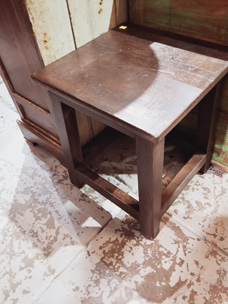 Lot 96 - STOOL