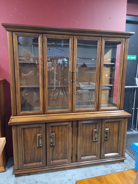 Lot 40 - DISPLAY CABINET