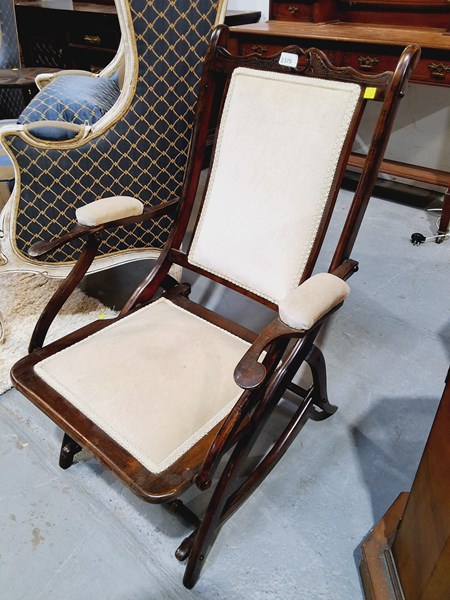 Lot 315 - ARM CHAIR