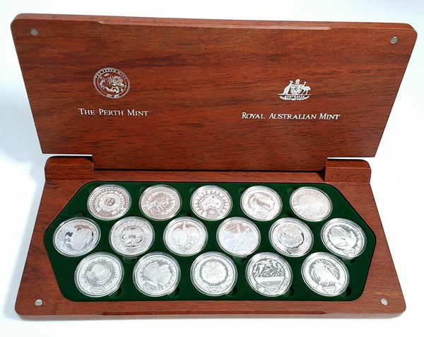 Lot 1123 - CASED SILVER COINS